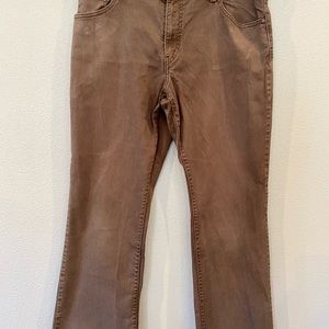 Women’s Levi’s jeans